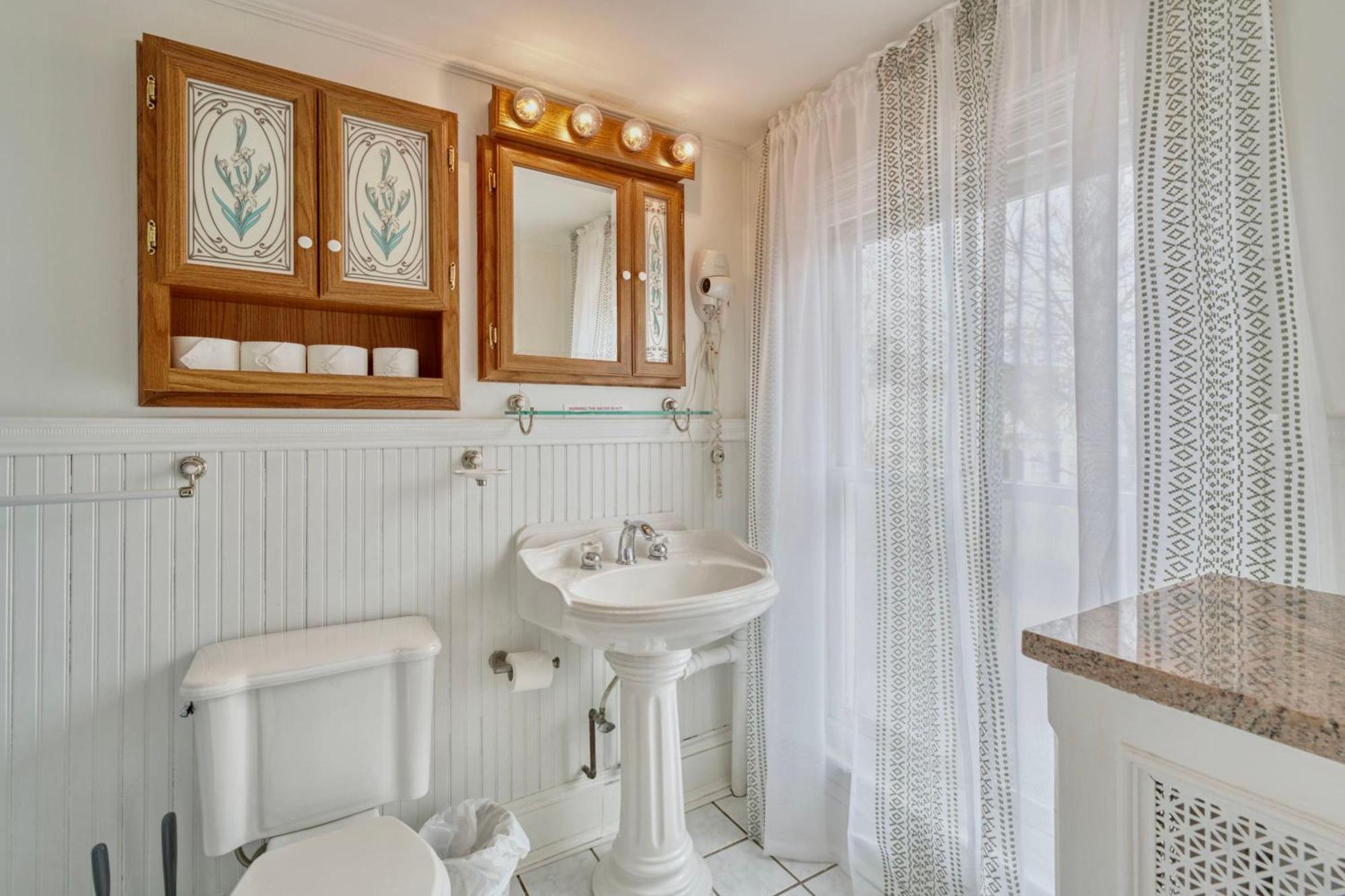 Top-floor 1br In Historic Capitol Hill * Washington